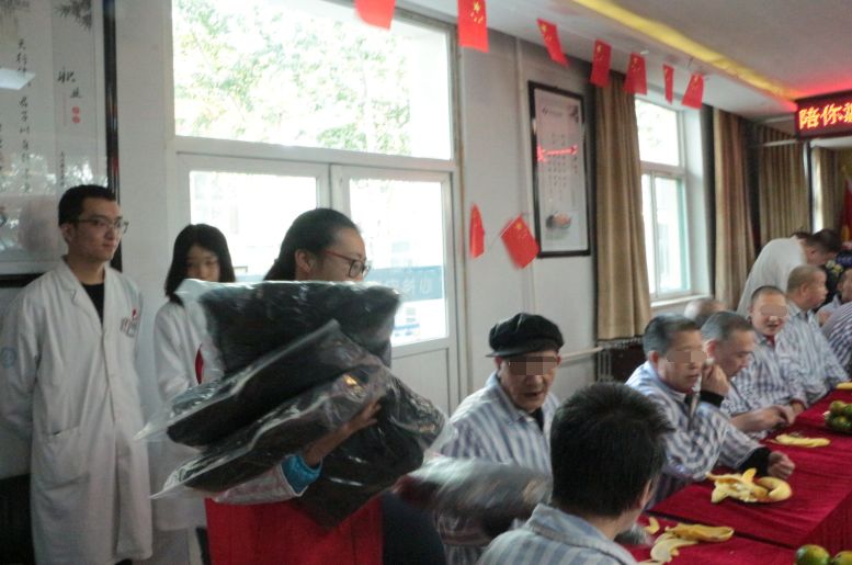 “陪你温暖过冬——太原安定心理服务中心浓情暖衣活动”主题活动