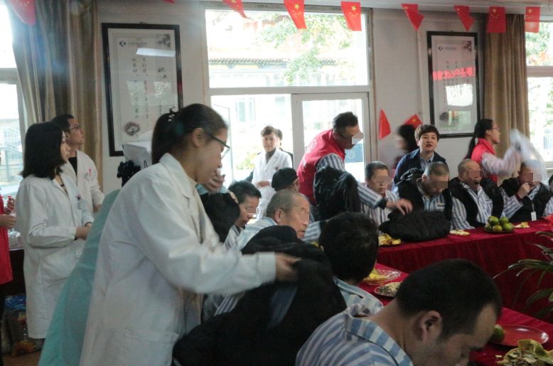 “陪你温暖过冬——太原安定心理服务中心浓情暖衣活动”主题活动