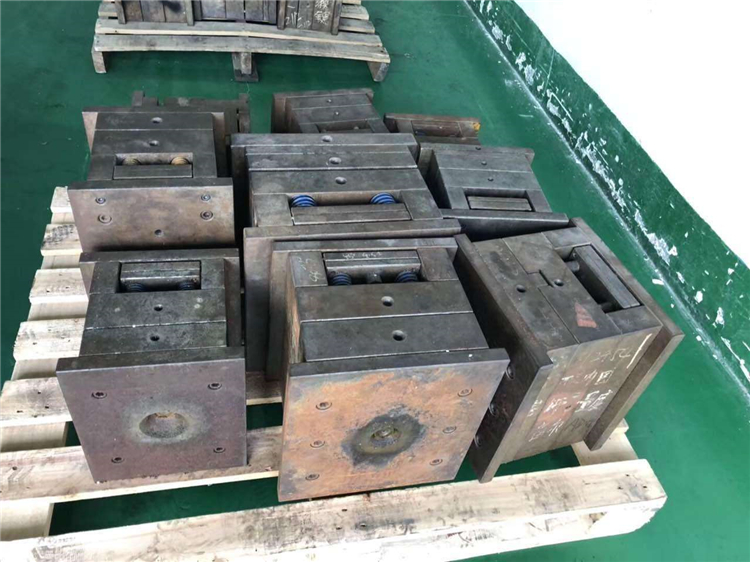 二手罐车回收哪家价格高_水泥路沿石钢模具图片_北京模具钢高价回收