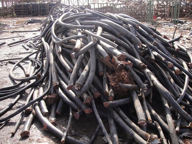 昆明废旧电瓶回收_昆明废旧工厂回收_昆明废旧电缆回收