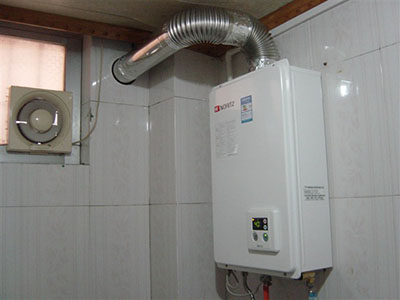 太阳热水器开上水阀才能有热水_太阳热水器多少才有热水_成都太阳能热水器安装