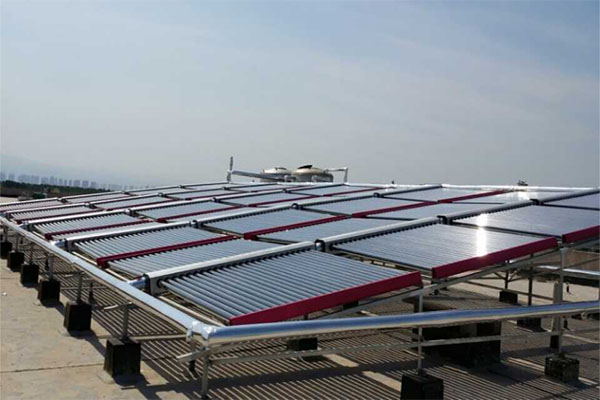 空气能热水工程安装_苏州太阳能热水器安装_空气能热水器的热水循环水泵和增压泵的分别作用
