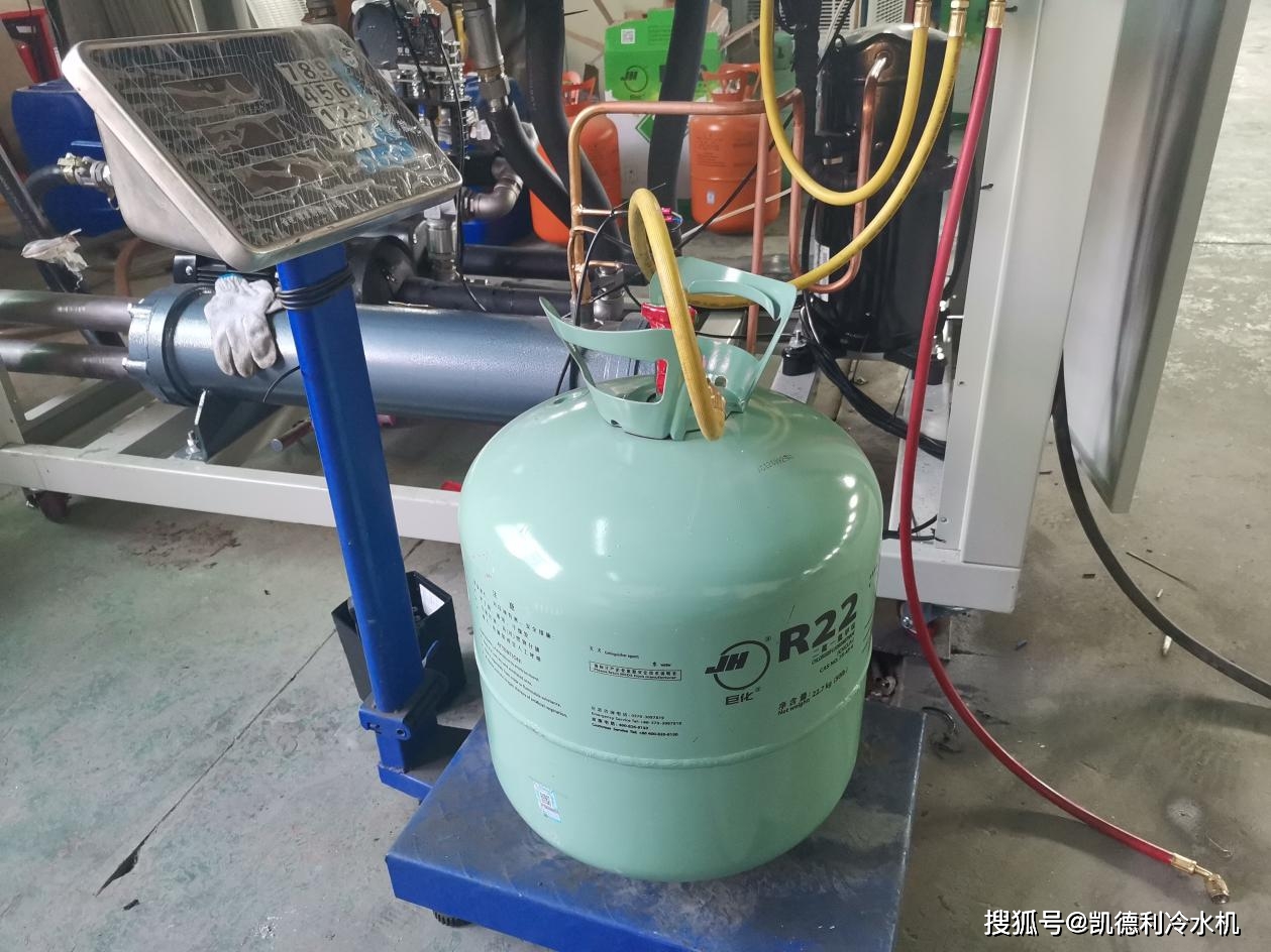 沈阳空气能热水器厂家_美的空气能热水器产品图片_空气能热泵热水机电热水器