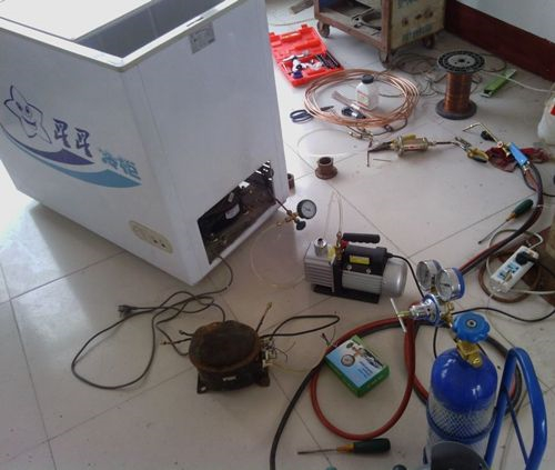 比亚迪f3空调加什么氟_无锡东芝空调加氟_无锡东芝空调维修电话