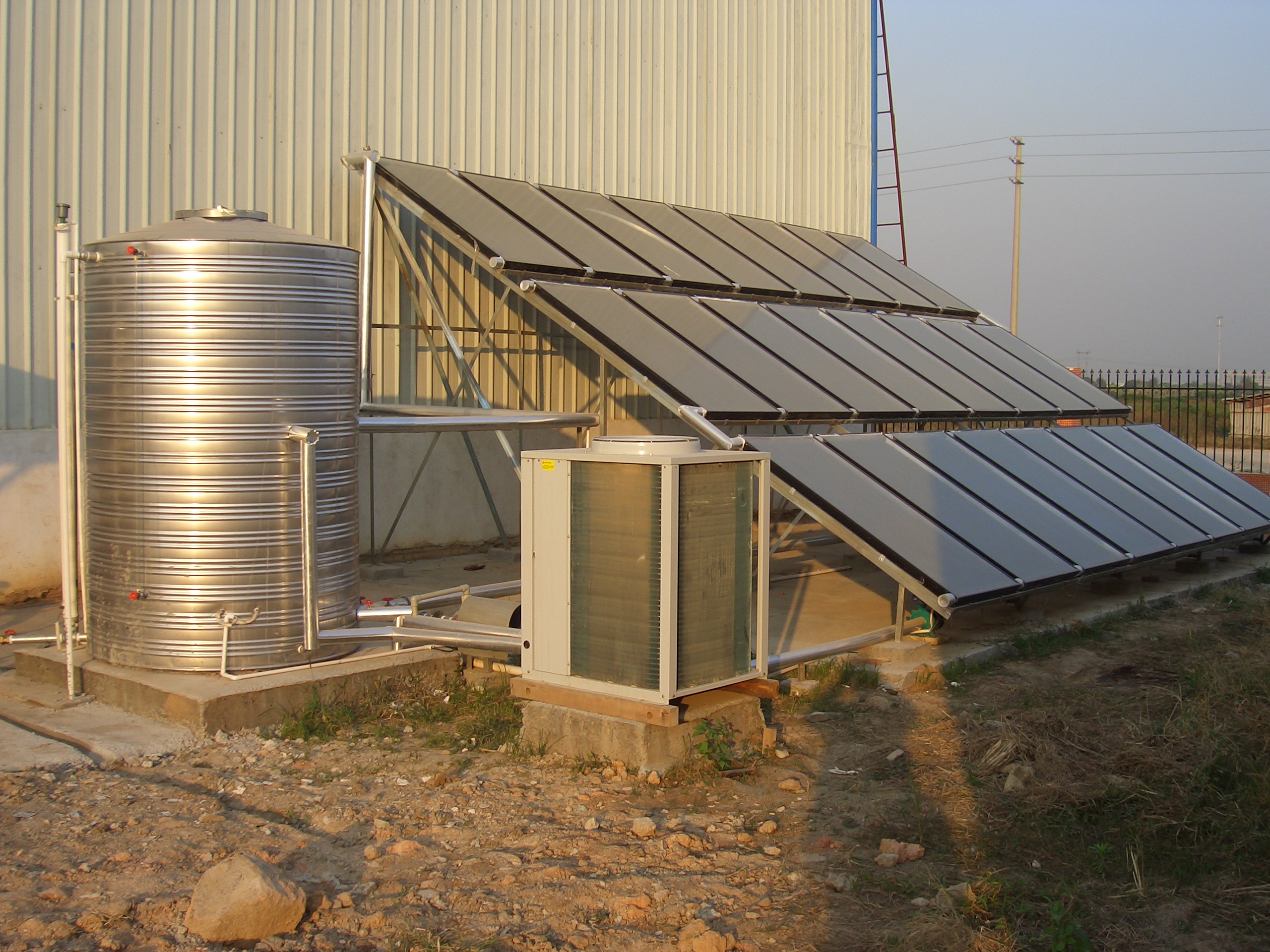 空气能热水工程安装_惠州太阳能热水器热水工程_太阳能出热水慢又小