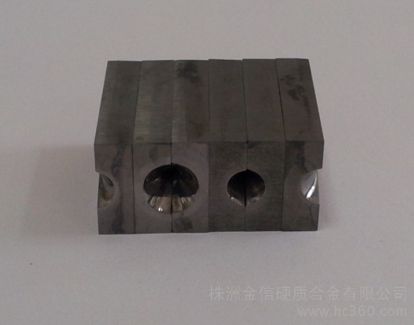 路沿石钢模具_马鞍山模具钢回收公司_香牌玉石钢模具批发