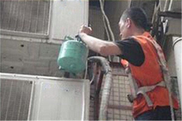 南宁横县空调漏氟维修