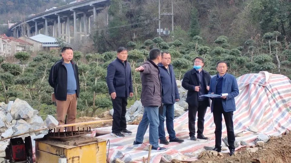 格力维修空调电话_格力中央空调维修电话_潍坊格力空调维修电话