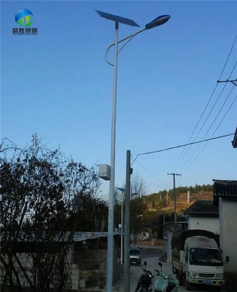 深圳太阳能路灯厂家价格深圳新农村太阳能路灯