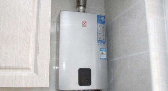 夏天跟风买了太阳能热水器，冬天却冻到哭，后悔没早点好好研究
