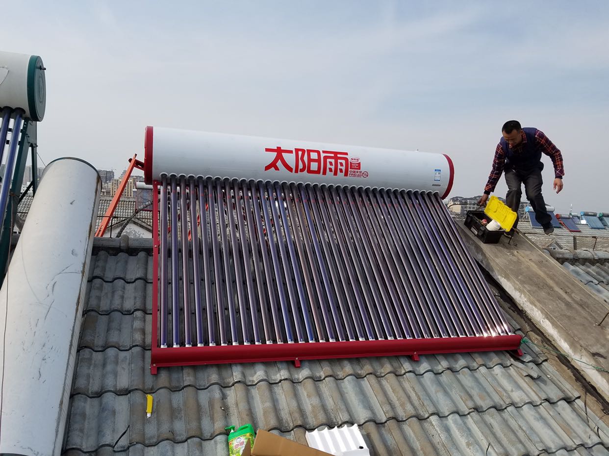 南通太阳能热水器销售_南京空气能热水_美的空气能热水器产品图片