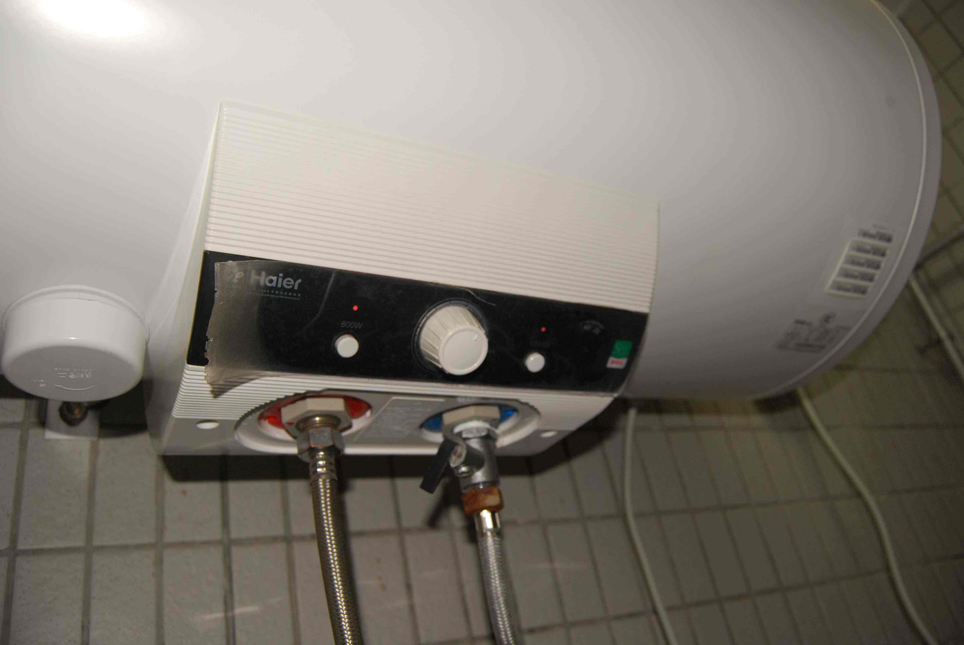 海尔电热水器出热水少_海尔热水器有那些型号_杭州海尔热水器维修