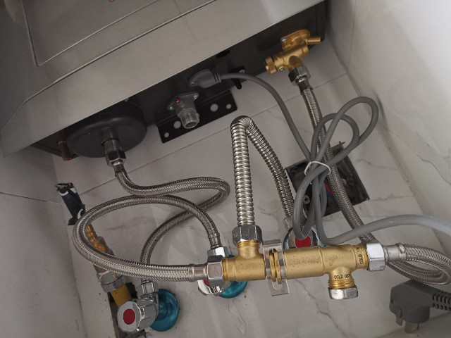 济南海尔热水器维修中心_济南海尔维修电话_海尔热水器济南维修