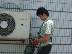 武昌空调加氟移机维修价格_西安大金空调拆装移机售后_天津美的空调移机