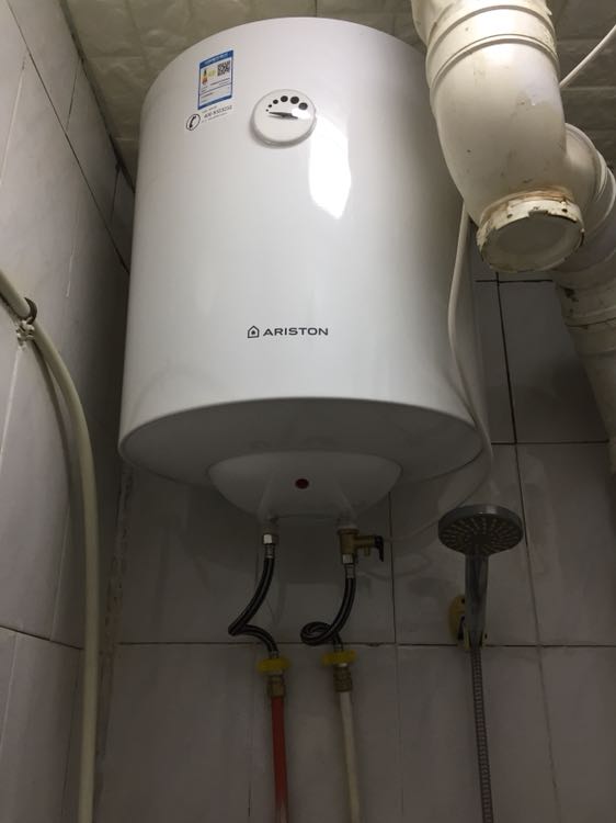 廊坊阿里斯顿热水器维修电话_阿里斯顿热水器盐城维修电话_阿里斯顿电热水器维修电话