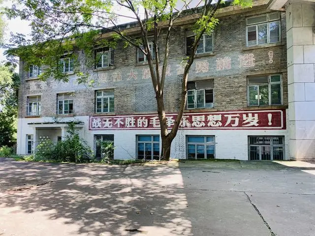 长春旧厂回收电话_徐州旧电视机回收电话_锦州回收网吧电脑旧机器电话