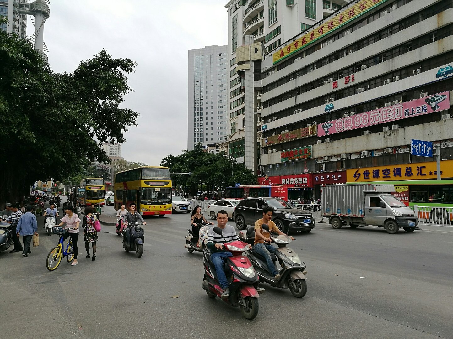 南宁三菱空调修理电话_南宁三星空调维修电话_南宁奥克斯空调售后维修电话