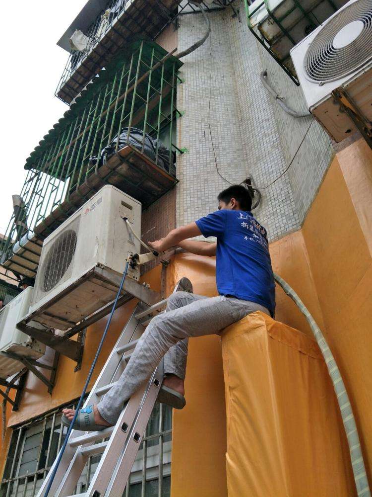 武汉市洪山区东林外庐专业维修格力空调加氟家庭空调维修服务
