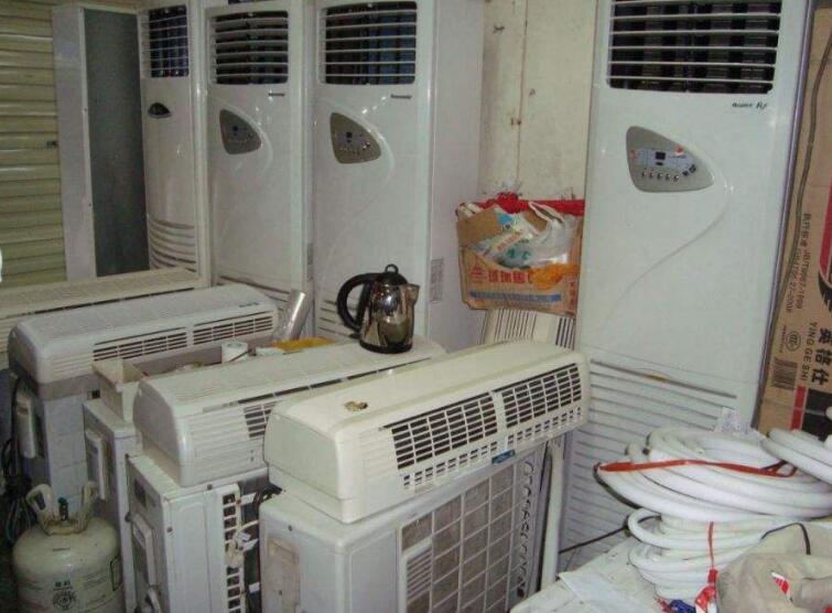 新空调漏氟对空调有_广州美的空调加氟_空调加32的氟