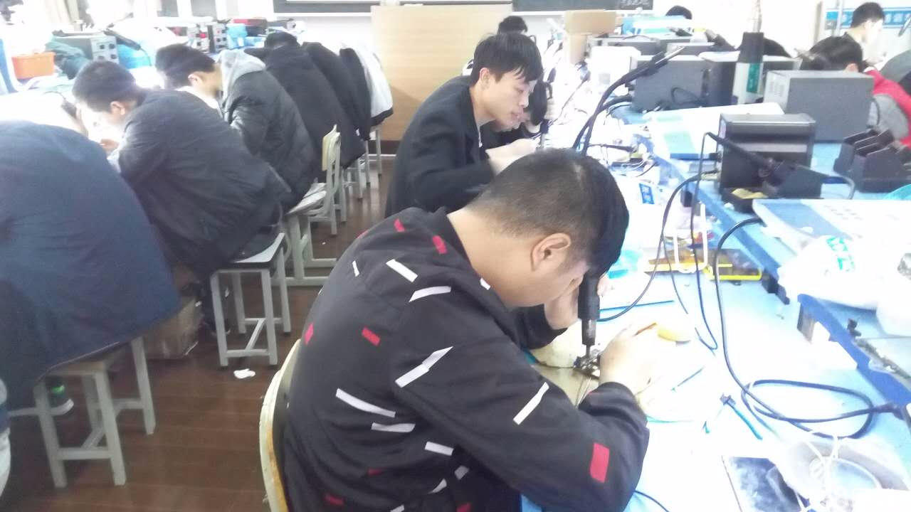 青岛新科空调维修_青岛大金空调维修电话_青岛麦克维尔空调维修